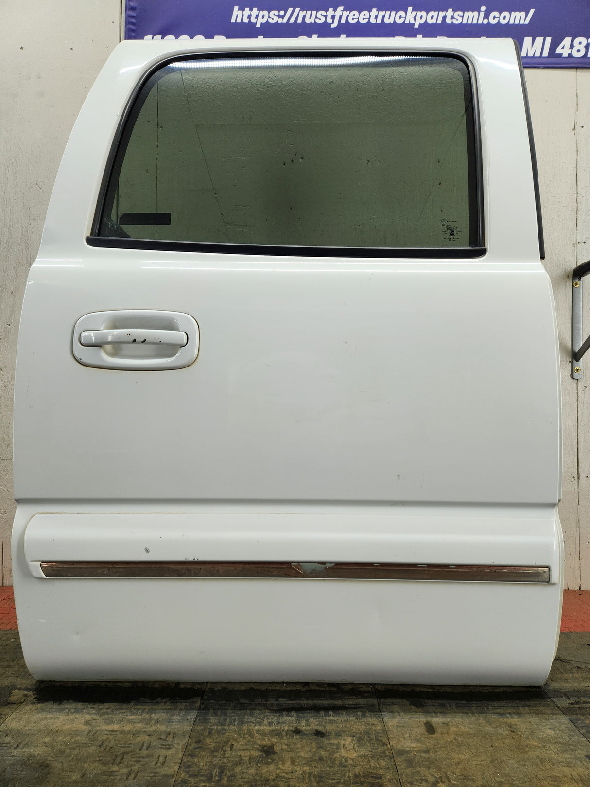 1999-2006 Chevrolet Silverado / GMC Sierra 1500 2500 3500 HD Passenger side Crew Cab rear door