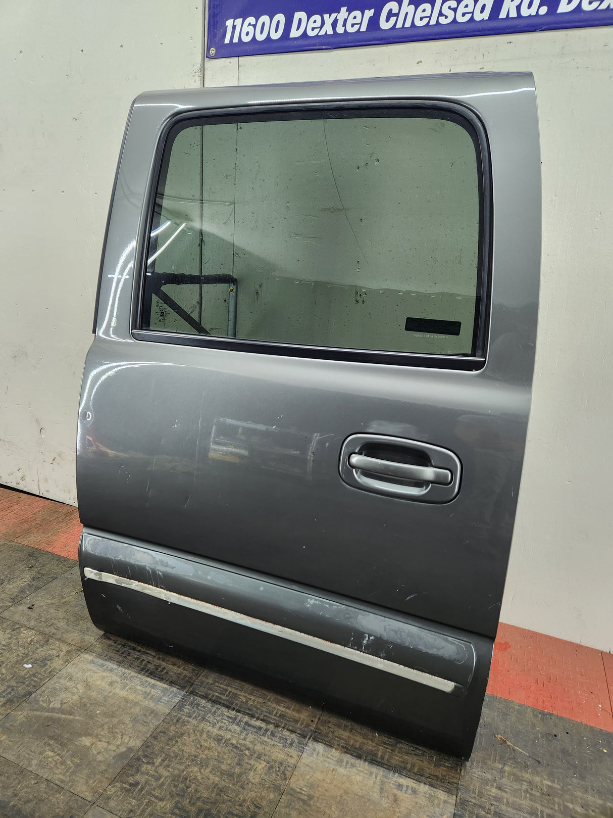 1999-2006 Chevrolet Silverado / GMC Sierra 1500 2500 3500 HD Driver side Crew Cab rear door