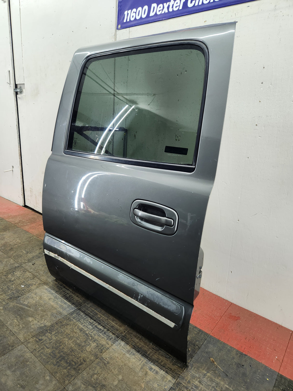 1999-2006 Chevrolet Silverado / GMC Sierra 1500 2500 3500 HD Driver side Crew Cab rear door