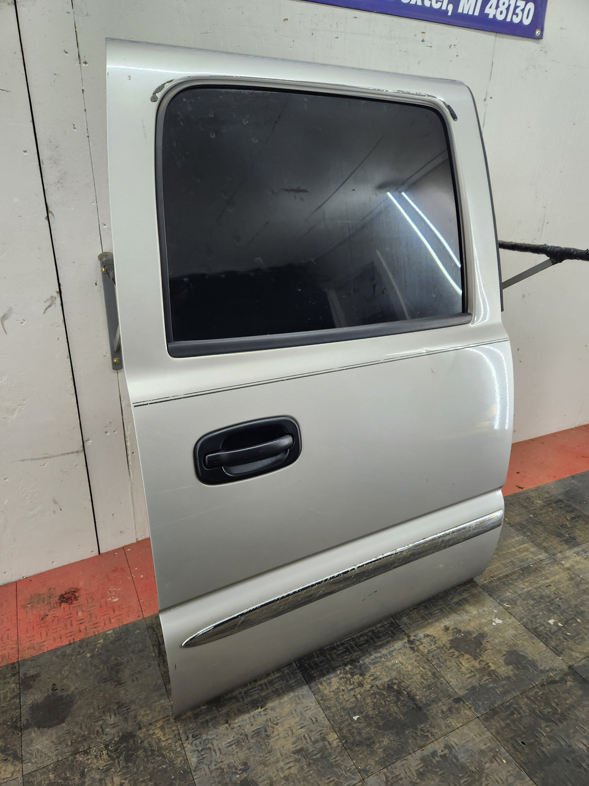 1999-2006 Chevrolet Silverado / GMC Sierra 1500 2500 3500 HD Passenger side Crew Cab rear door