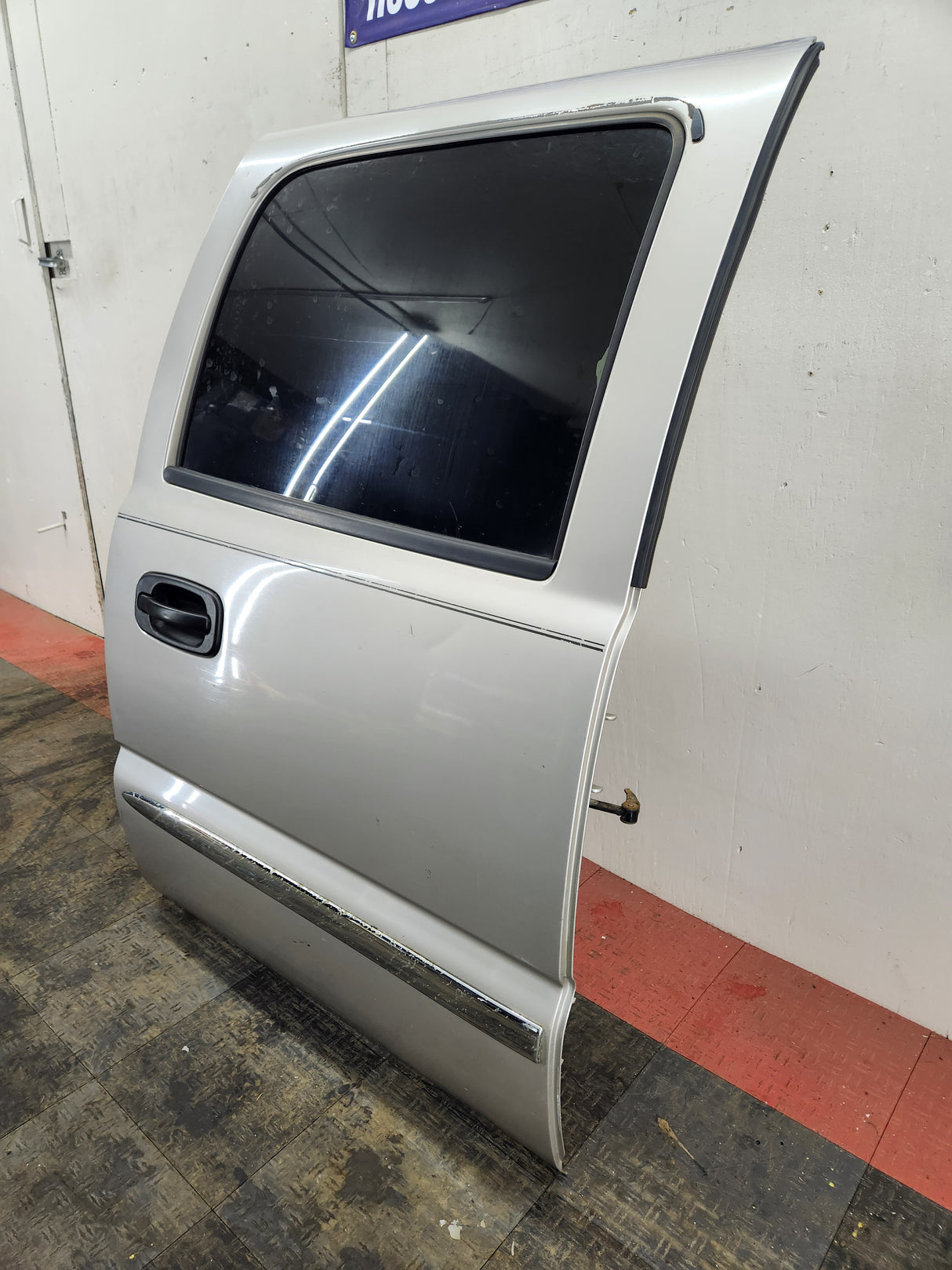 1999-2006 Chevrolet Silverado / GMC Sierra 1500 2500 3500 HD Passenger side Crew Cab rear door