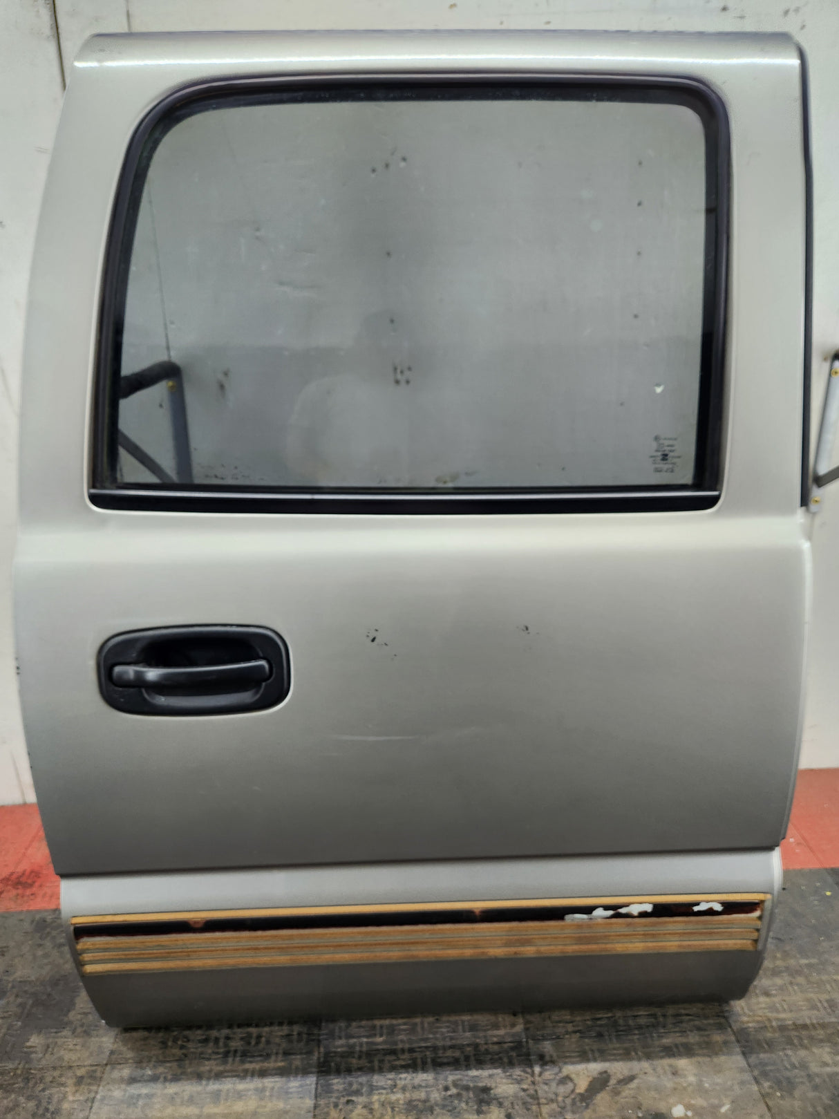 1999-2006 Chevrolet Silverado / GMC Sierra 1500 2500 3500 HD Passenger side Crew Cab rear door