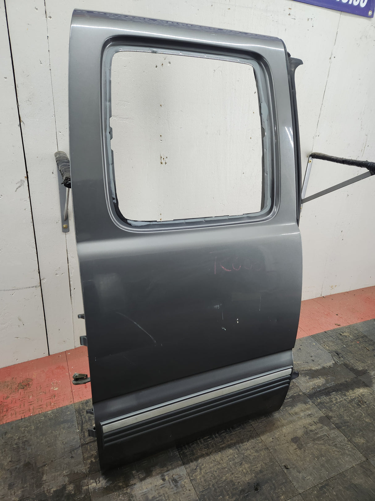 1999-2006 Chevrolet Silverado / GMC Sierra 1500 2500 3500 HD Passenger side Extended Cab rear door