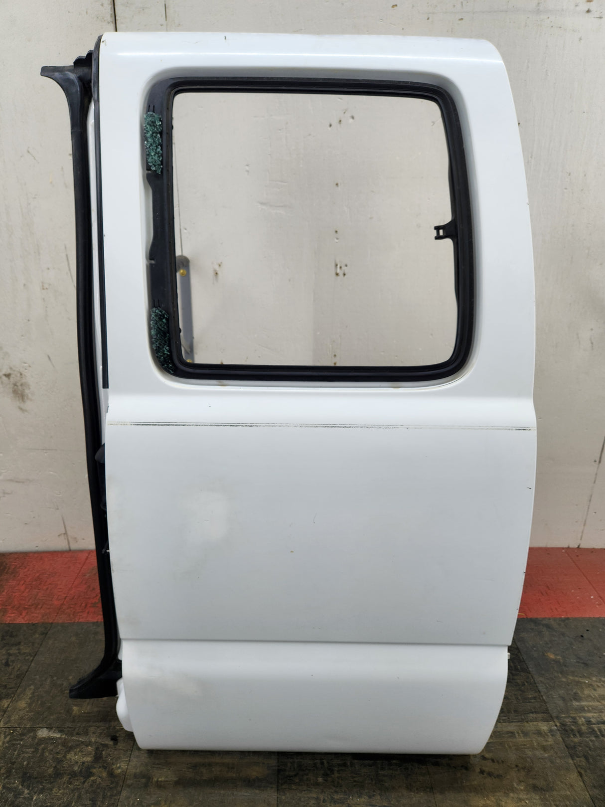 1999-2006 Chevrolet Silverado / GMC Sierra 1500 2500 3500 HD Driver side Extended Cab rear door