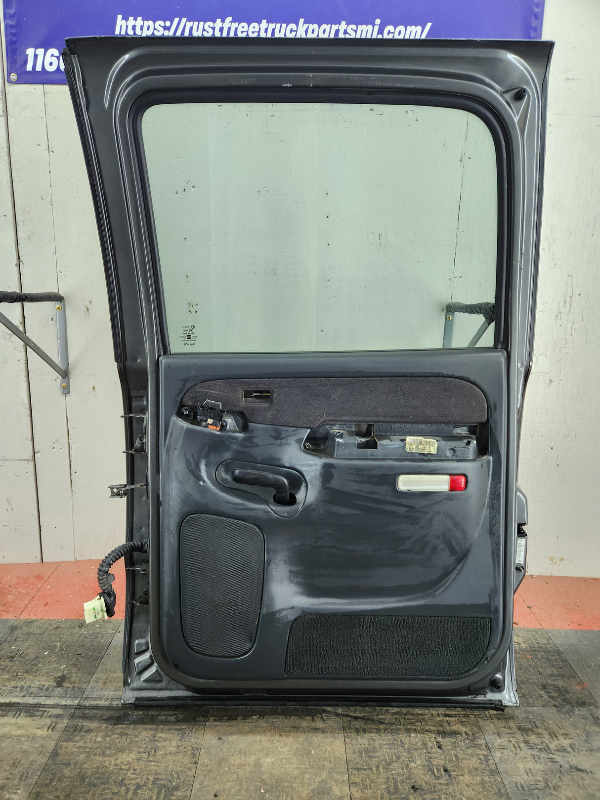 1999-2006 Chevrolet Silverado / GMC Sierra 1500 2500 3500 HD Passenger side Crew Cab rear door