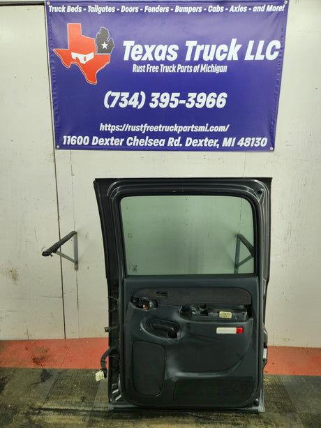 1999-2006 Chevrolet Silverado / GMC Sierra 1500 2500 3500 HD Driver side Crew Cab rear door