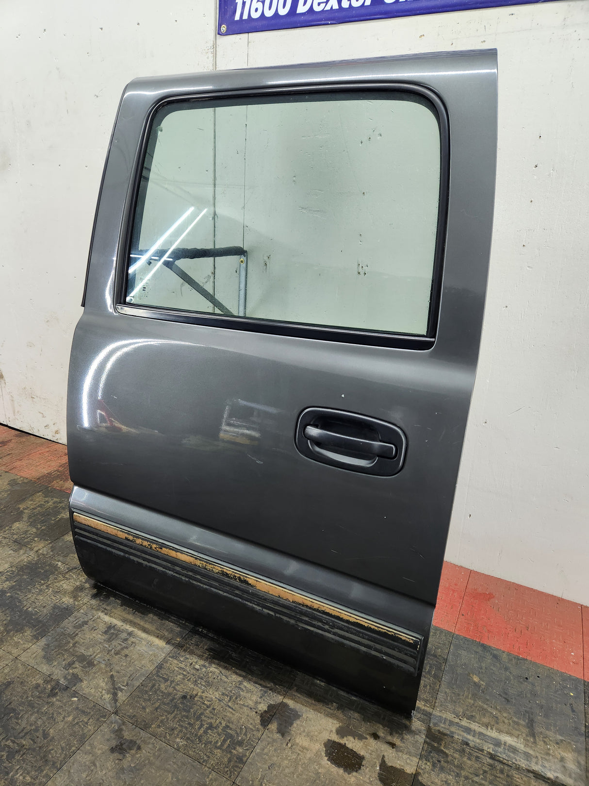 1999-2006 Chevrolet Silverado / GMC Sierra 1500 2500 3500 HD Driver side Crew Cab rear door