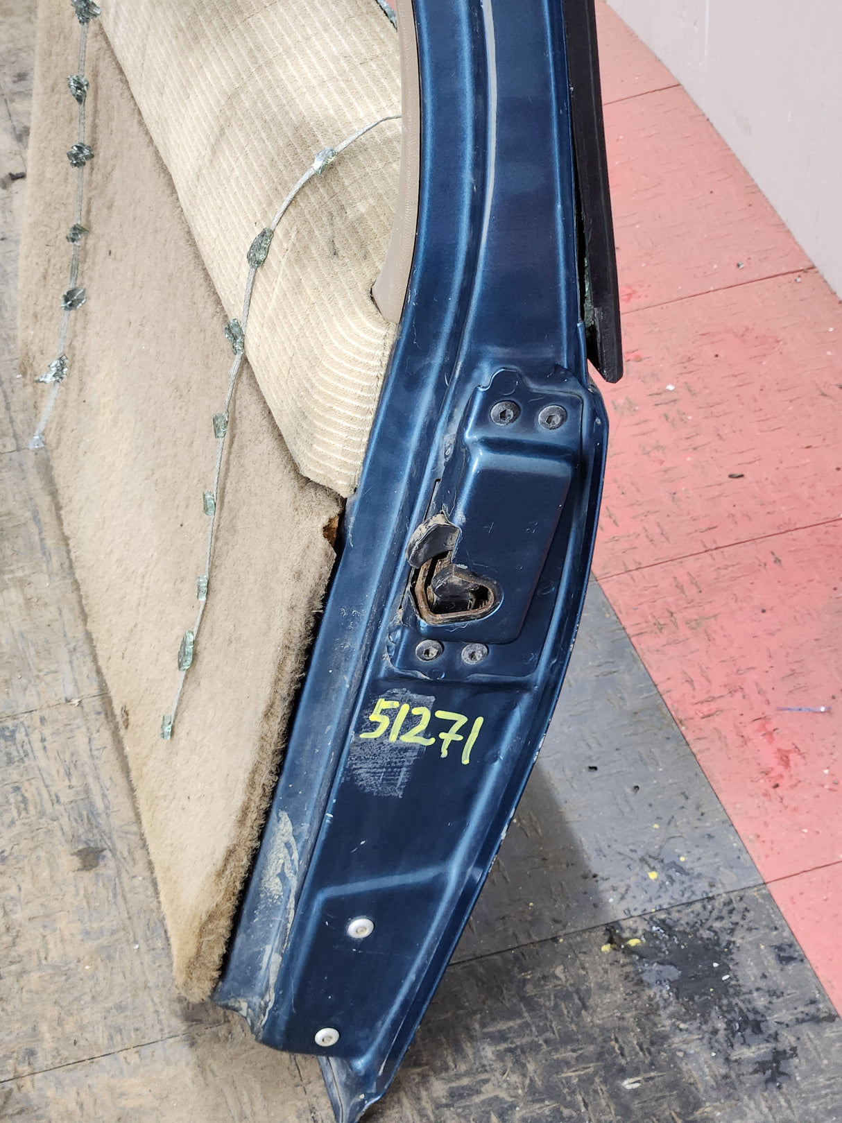 1992-1999 Chevrolet Suburban RH Passenger Trunk Door