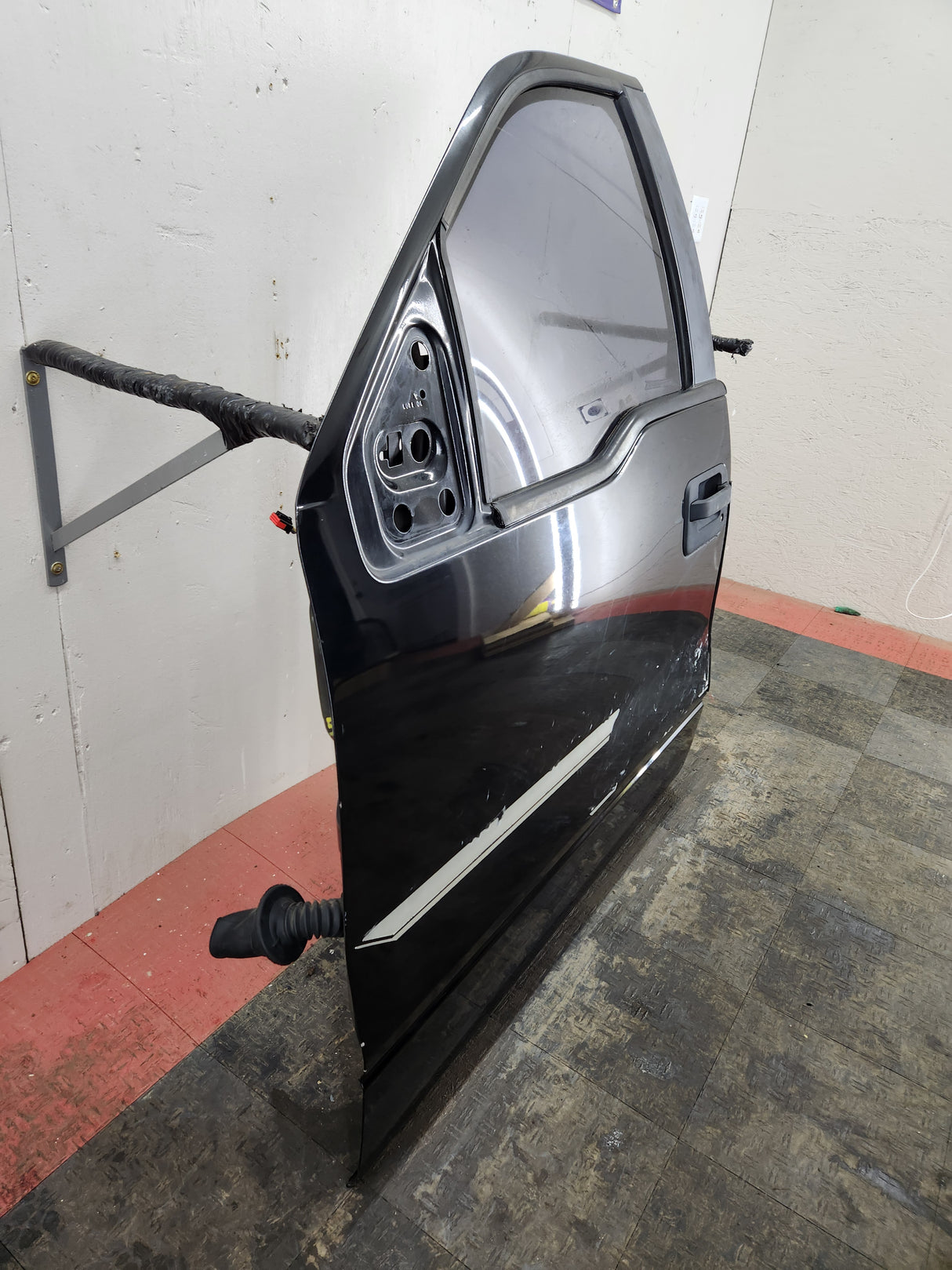 2004-2008 Ford F150 Crew Cab Driver Front Door