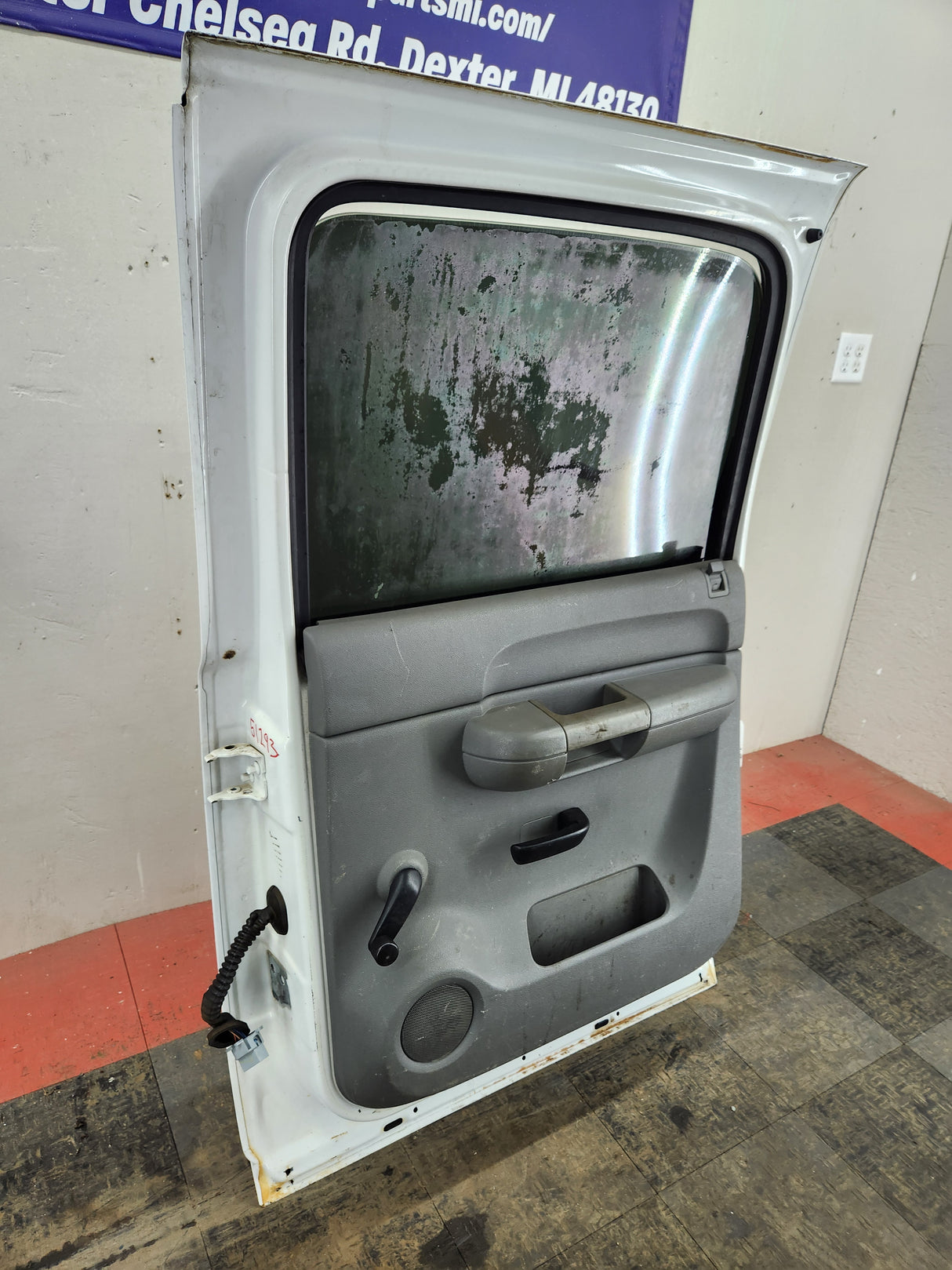 2007-2013 Chevrolet Silverado / GMC Sierra 1500 2500 3500 HD Crew Cab RH Passenger Rear Door