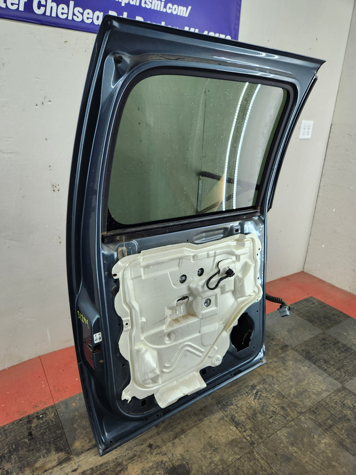 2007-2013 Chevrolet Silverado / GMC Sierra 1500 2500 3500 HD Crew Cab LH Driver Side Rear Door