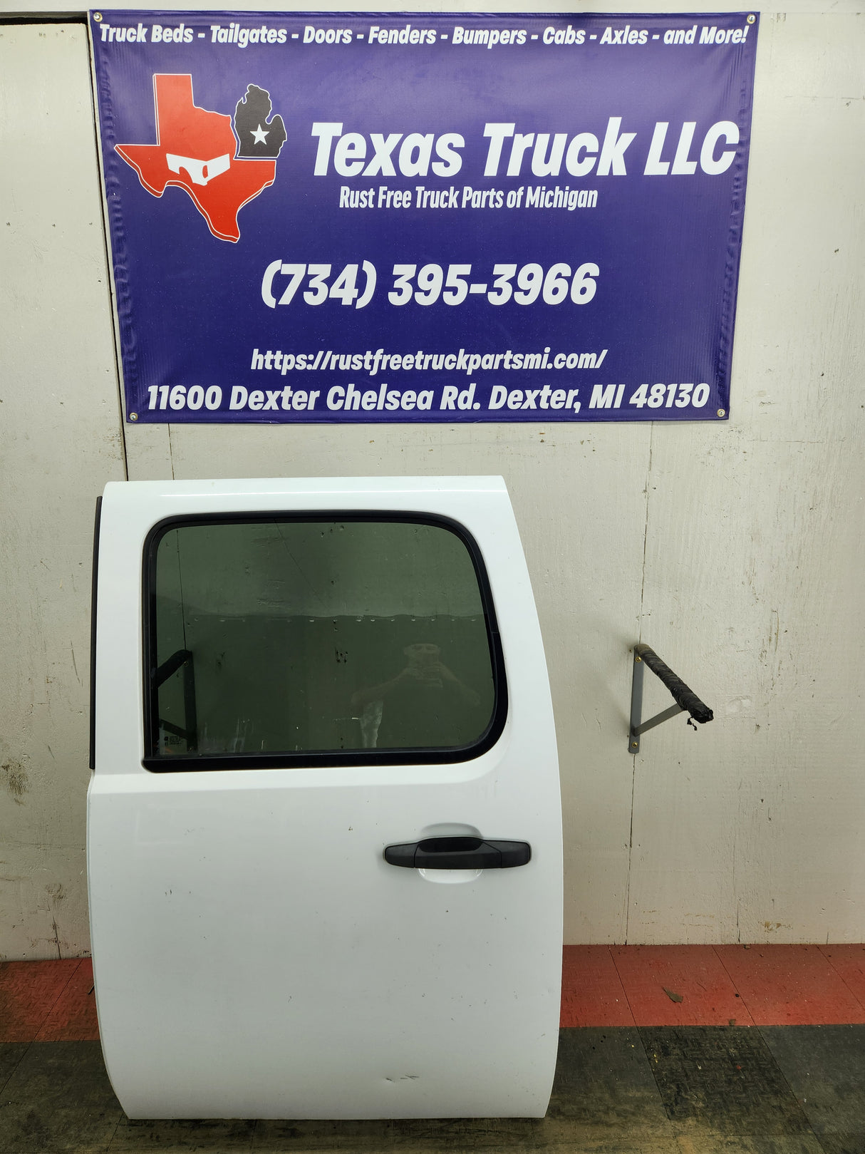 2007-2013 Chevrolet Silverado / GMC Sierra 1500 2500 3500 HD Crew Cab LH Driver Side Rear Door