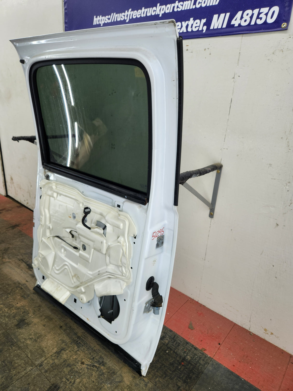 2007-2013 Chevrolet Silverado / GMC Sierra 1500 2500 3500 HD Crew Cab LH Driver Side Rear Door