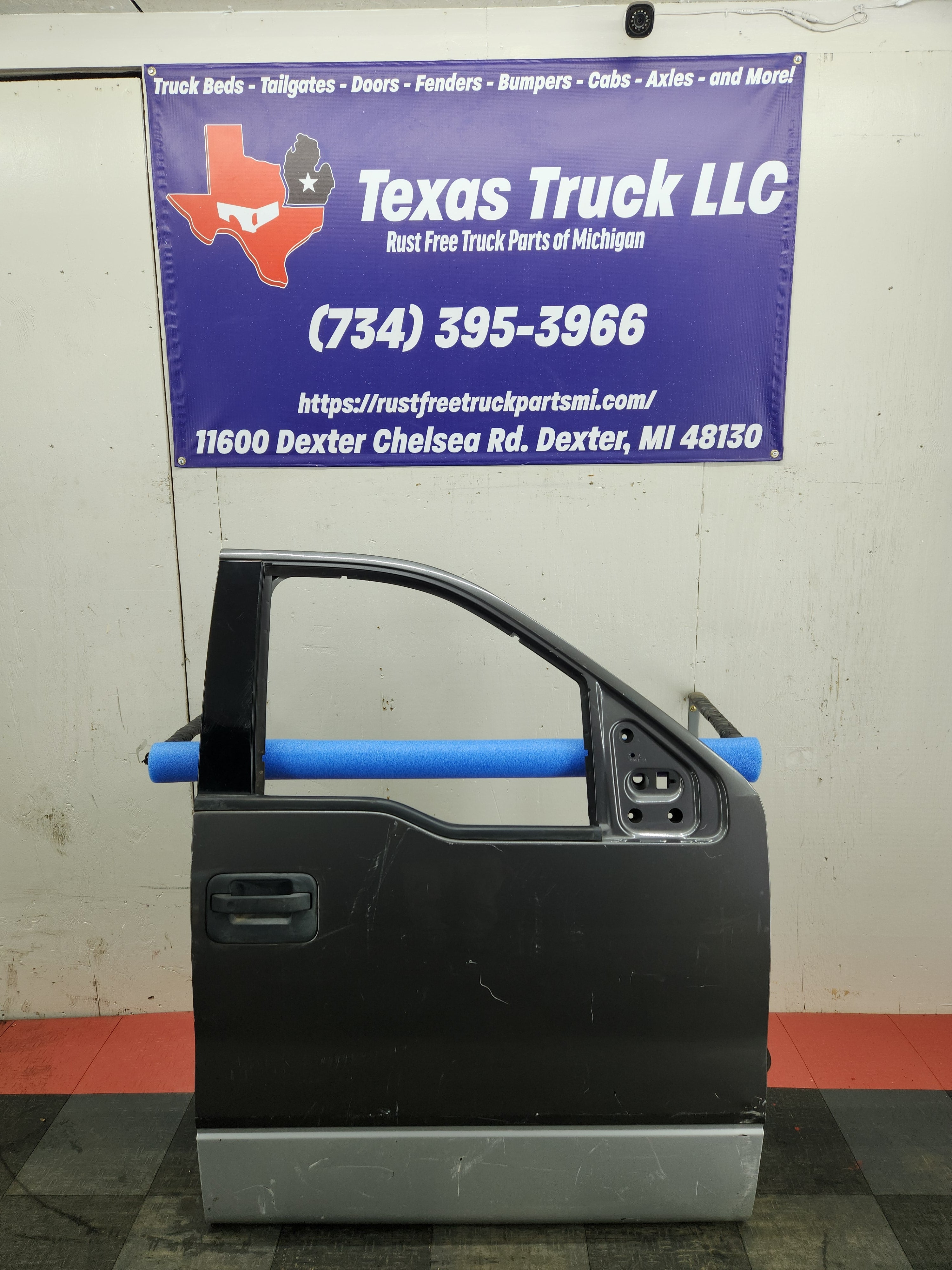 2004-2008 Ford F150 Crew Cab Passenger Front Door - Texas Truck LLC