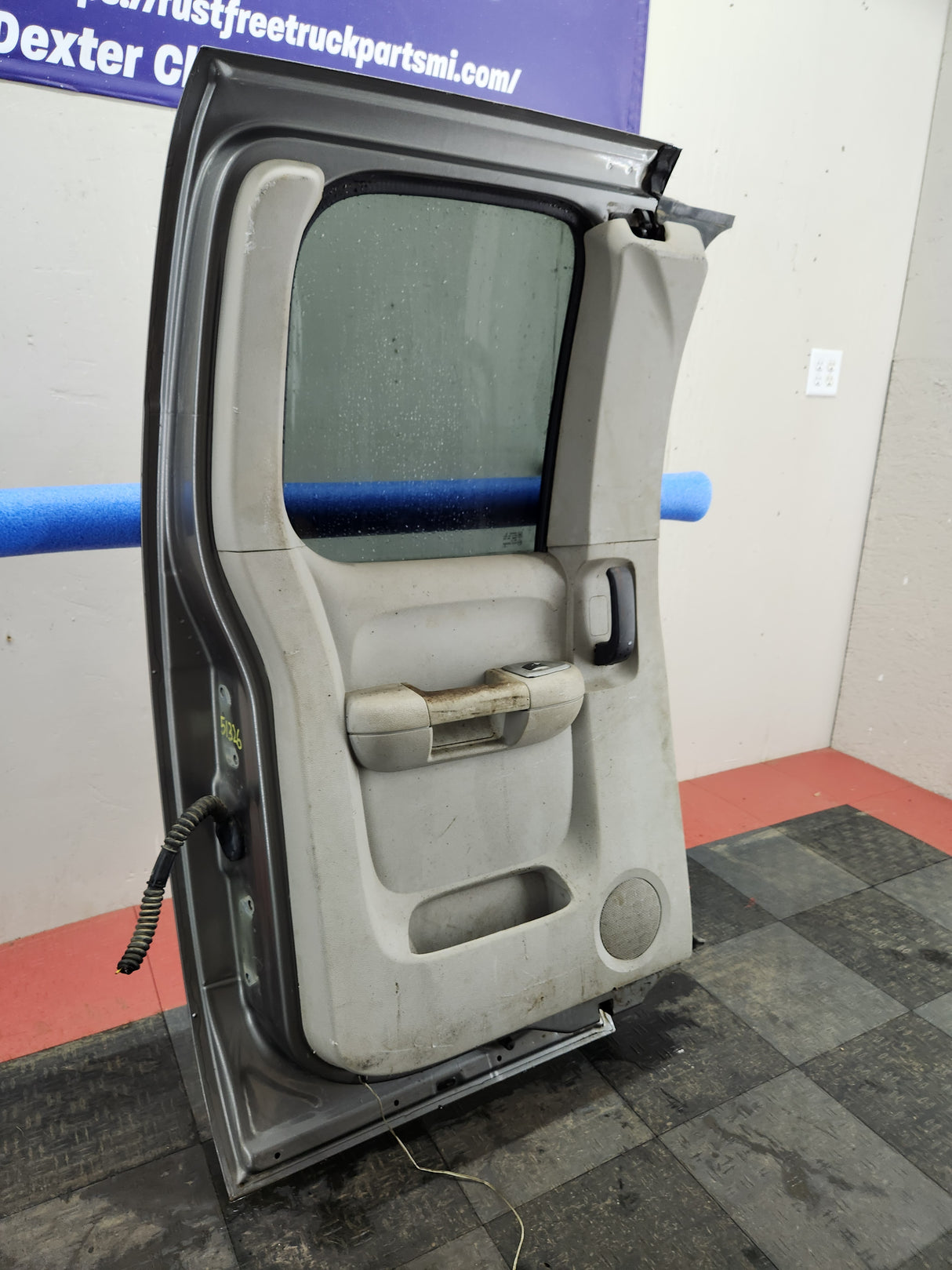 2007-2013 Chevrolet Silverado / GMC Sierra 1500 2500 3500 HD Extended Cab LH Rear Driver Side Door