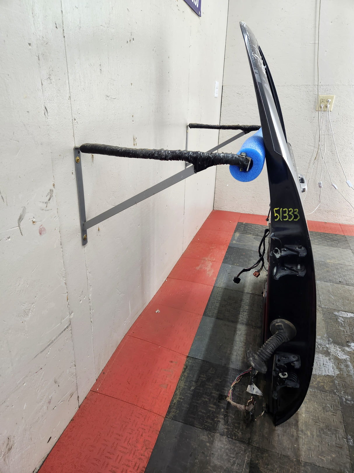2007-2011 Cadillac Escalade LH Front Driver Door