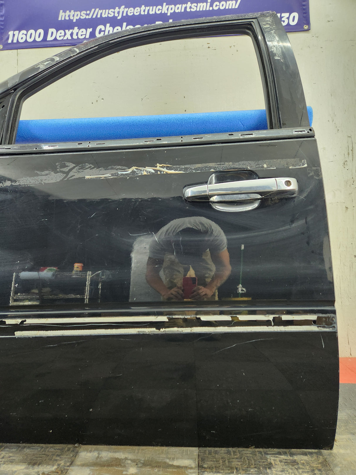 2007-2011 Cadillac Escalade LH Front Driver Door