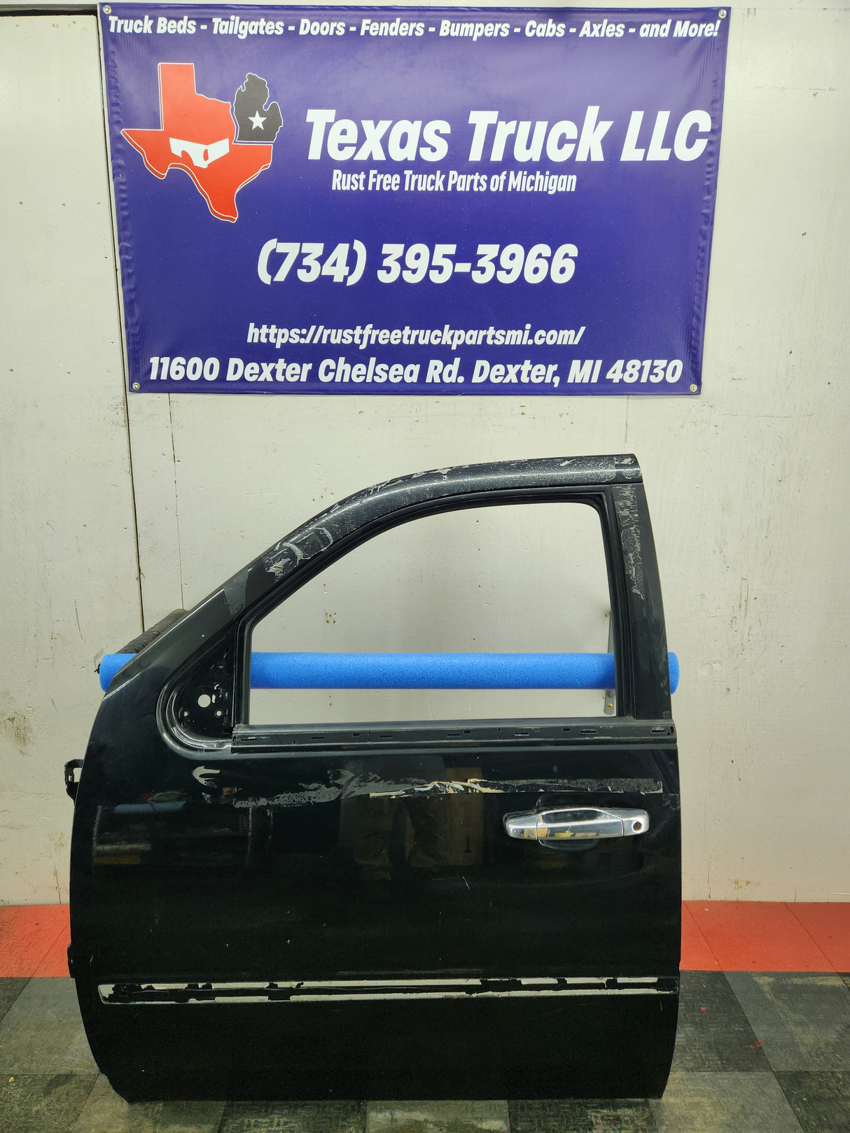 2007-2011 Cadillac Escalade LH Front Driver Door