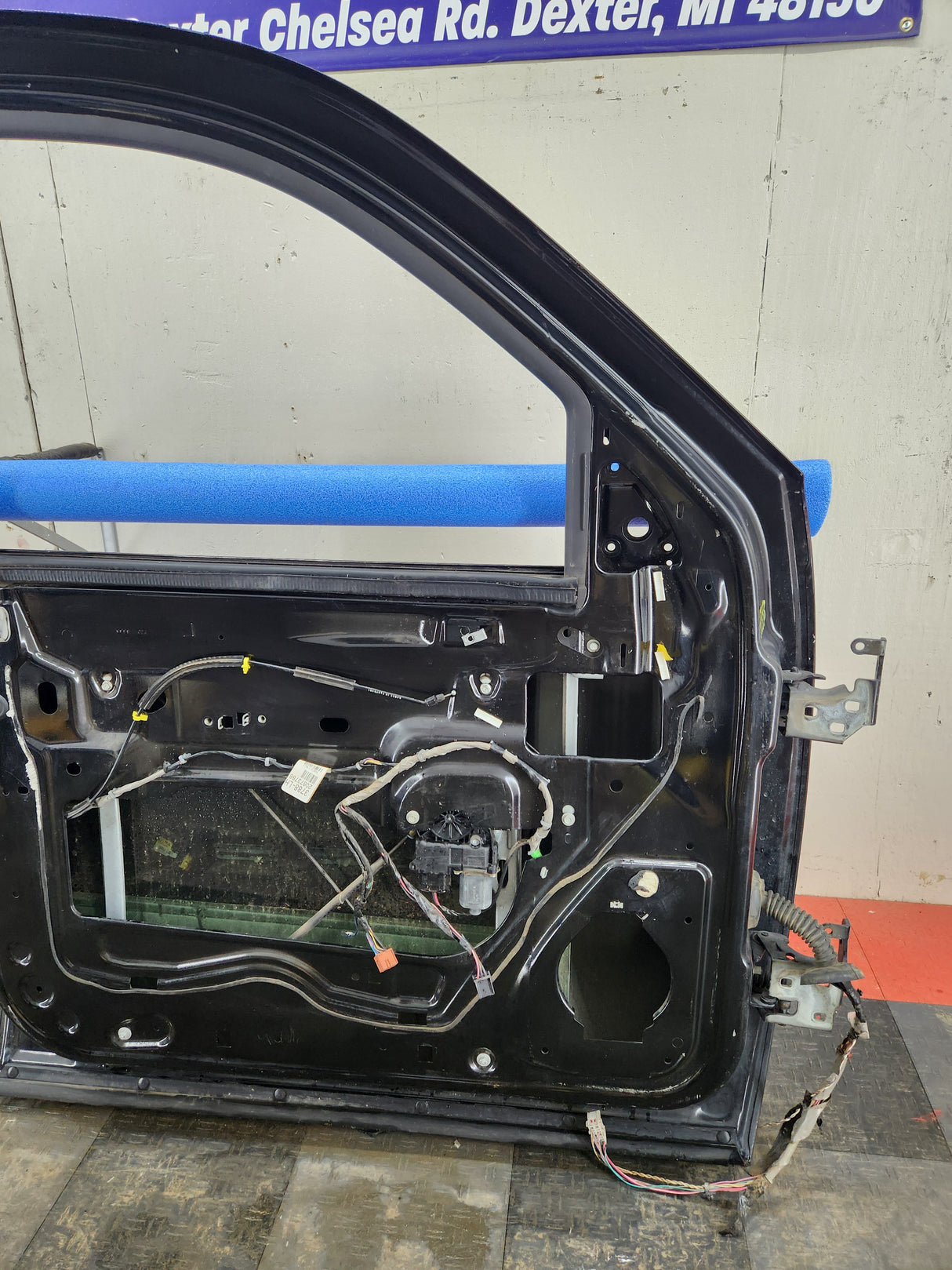 2007-2011 Cadillac Escalade LH Front Driver Door