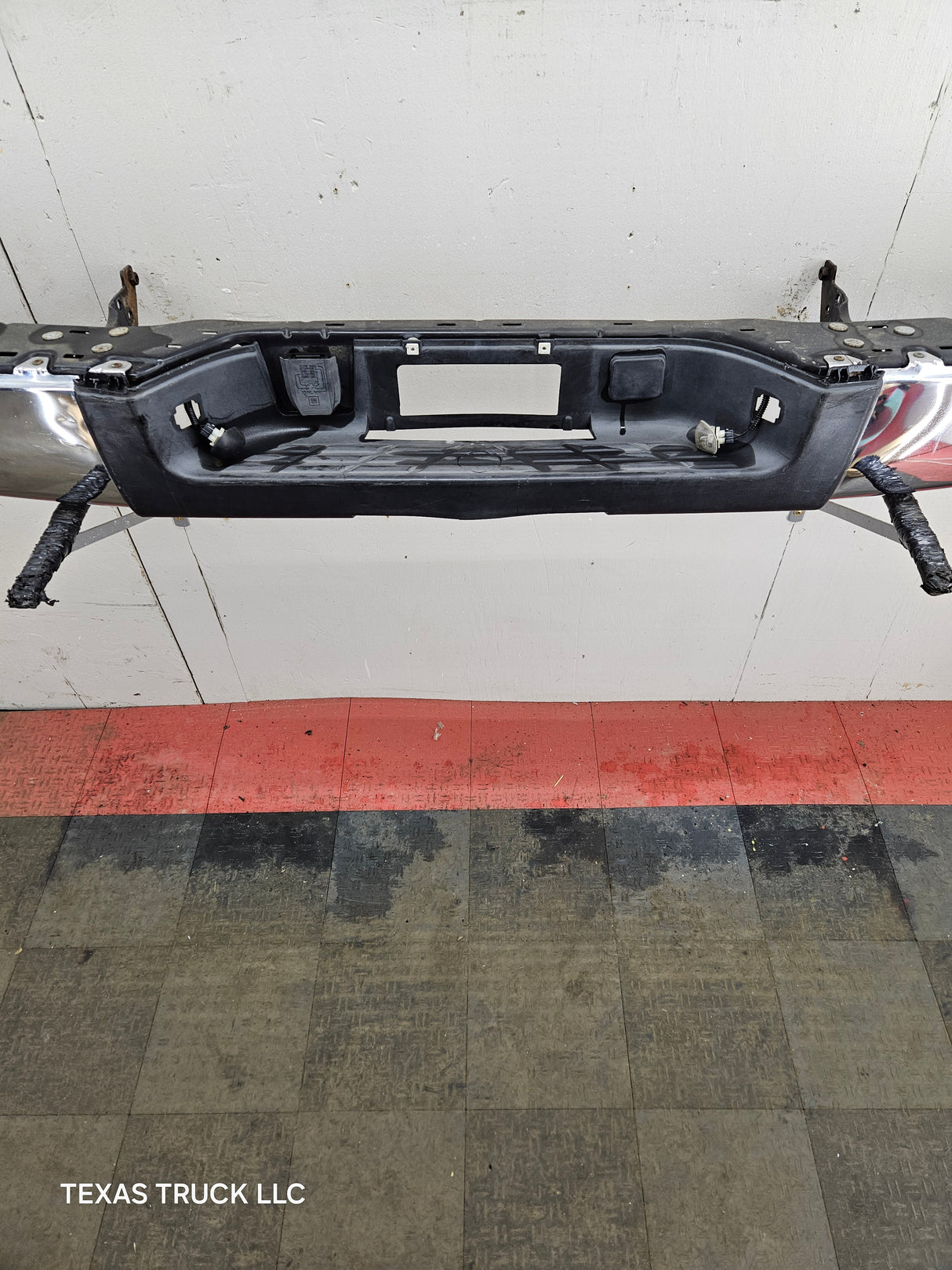 2011-2014 Chevrolet / GMC 2500 3500 HD Rear Bumper