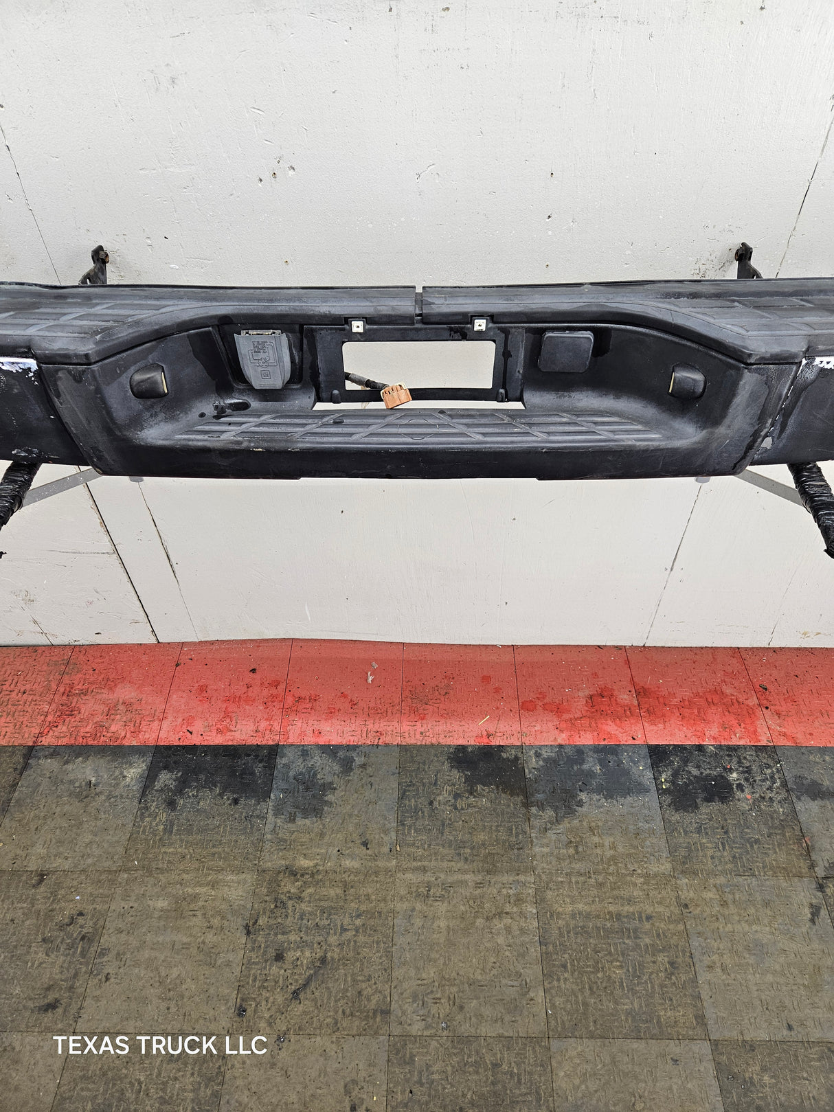 2011-2014 Chevrolet / GMC 2500 3500 HD Rear Bumper