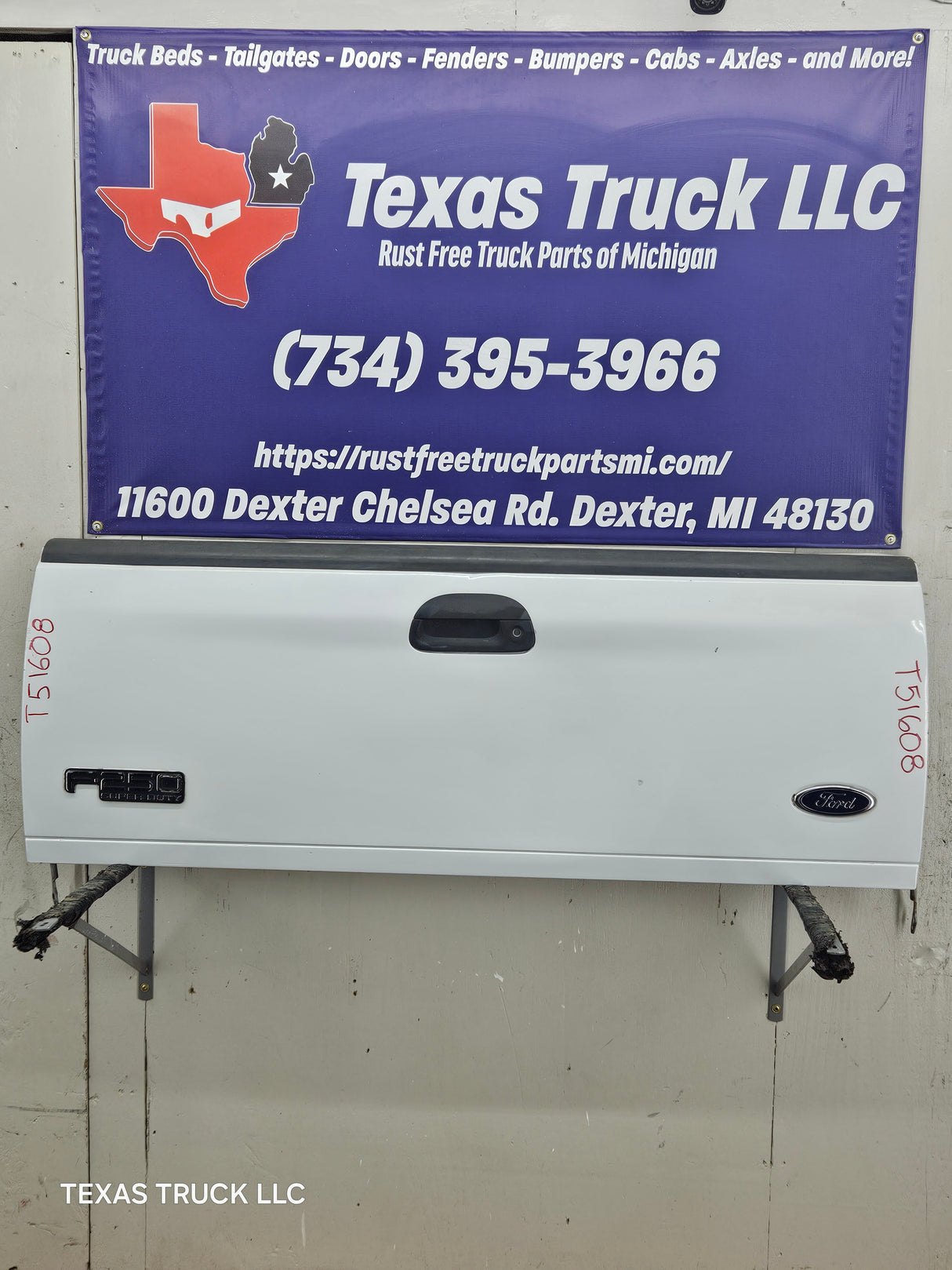 1997-2003 F150 / 1999-2007 Ford F250 F350 F450 F550 Super Duty Tailgate