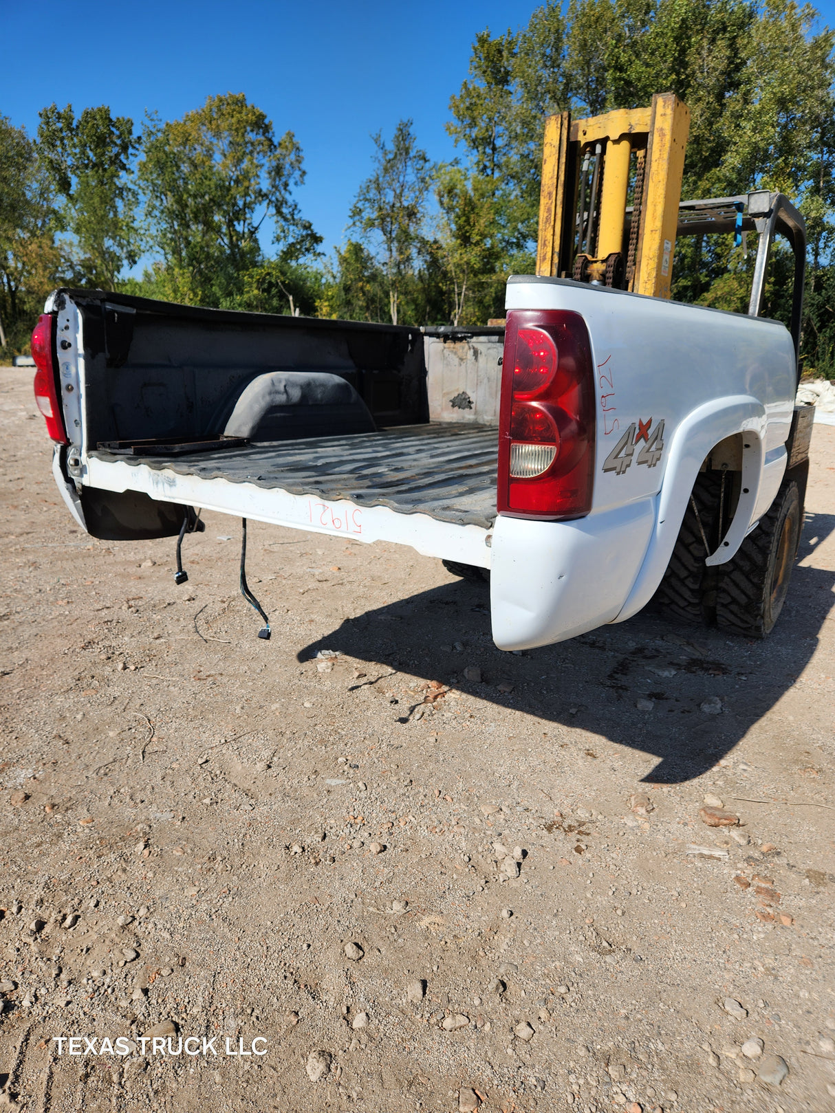 1999-2006 Chevrolet Silverado / GMC Sierra 1500 2500 3500 HD 6' 6" Short Bed