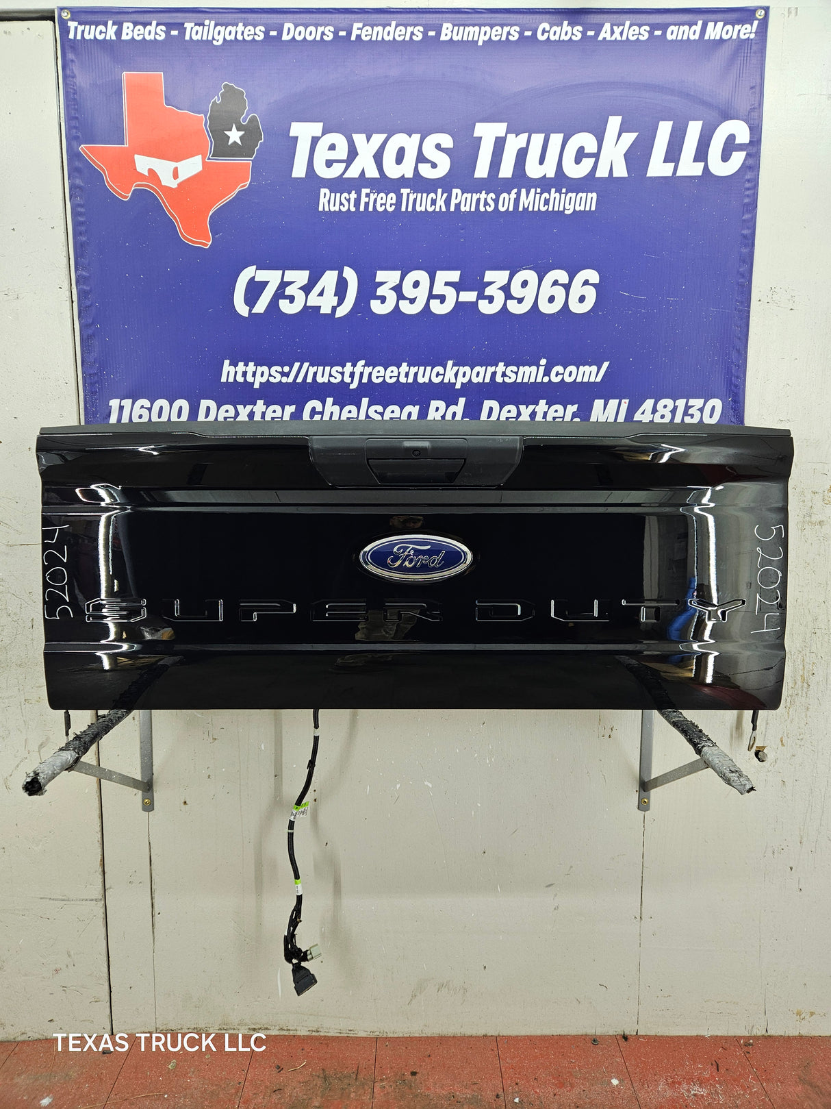 2023-2024 Ford F250 F350 F450 F550 Super Duty Tailgate W/ Camera