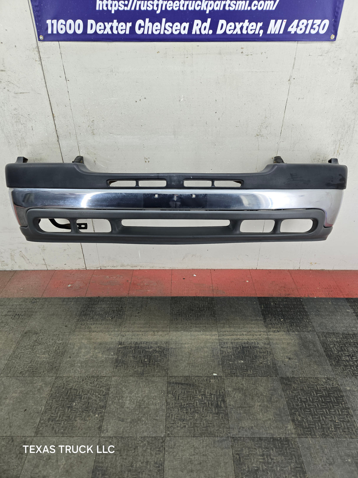 1999-2002 Chevrolet Silverado 2500 3500 HD Front Bumper