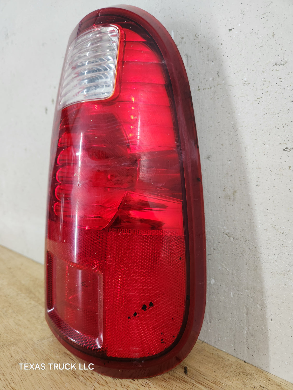 2008-2016 Ford Super Duty F250 F350 F450 F550 RH Passenger Side Tail Light