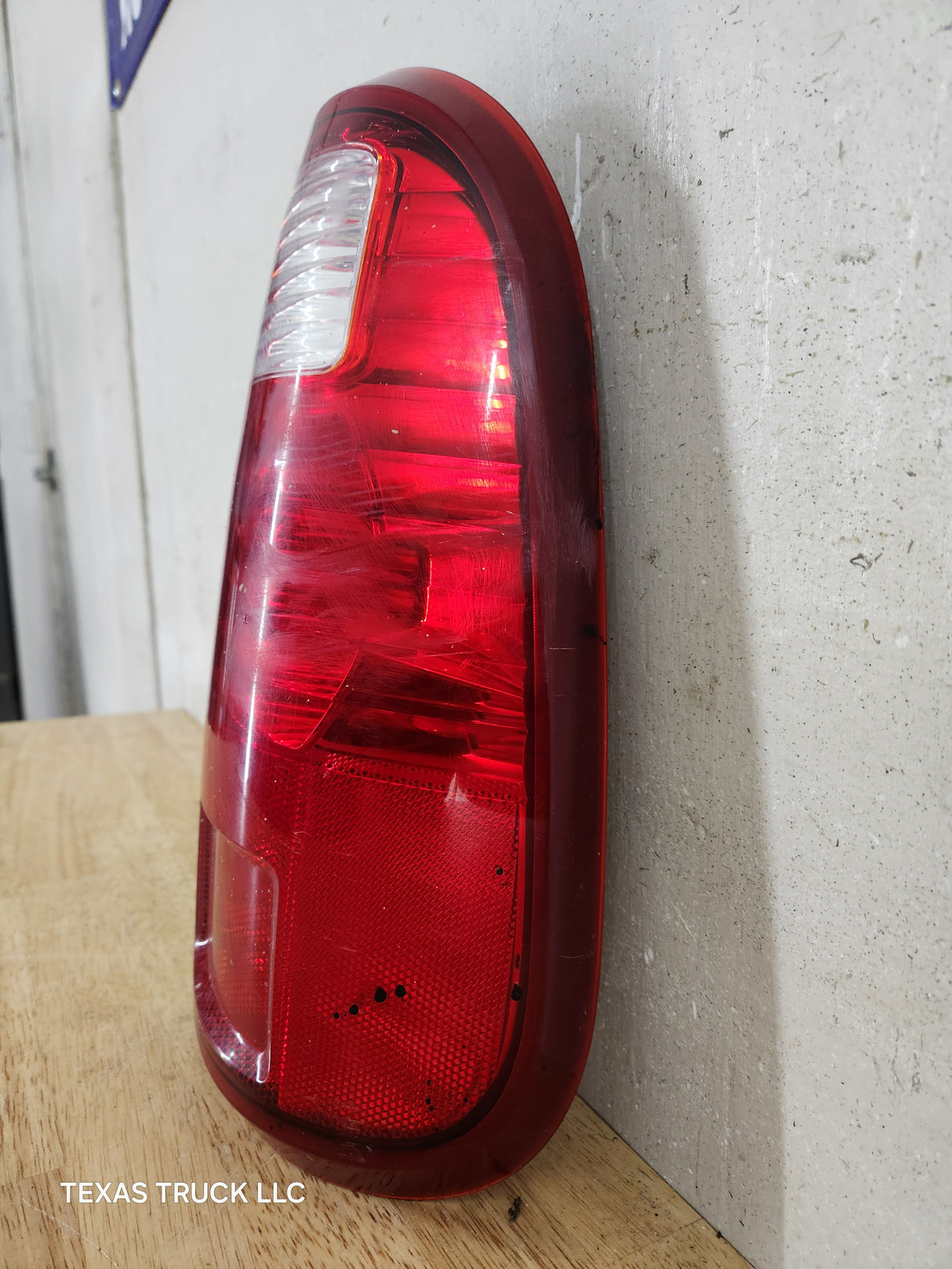 2008-2016 Ford Super Duty F250 F350 F450 F550 RH Passenger Side Tail Light