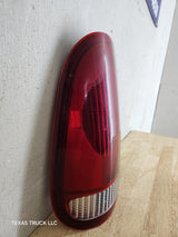 1999-2007 Ford Super Duty F250 F350 F450 F550 LH Driver Side Tail Light