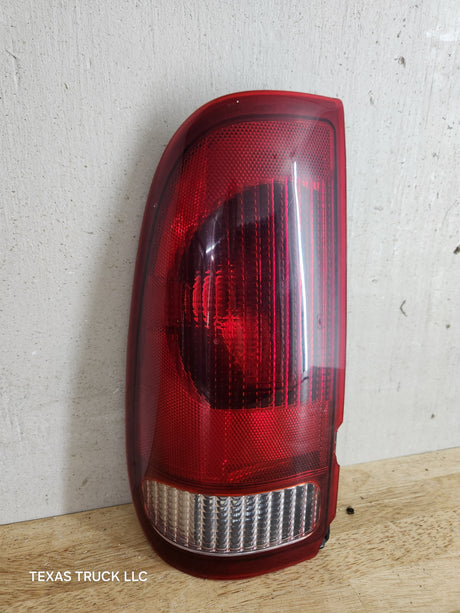 1999-2007 Ford Super Duty F250 F350 F450 F550 LH Driver Side Tail Light