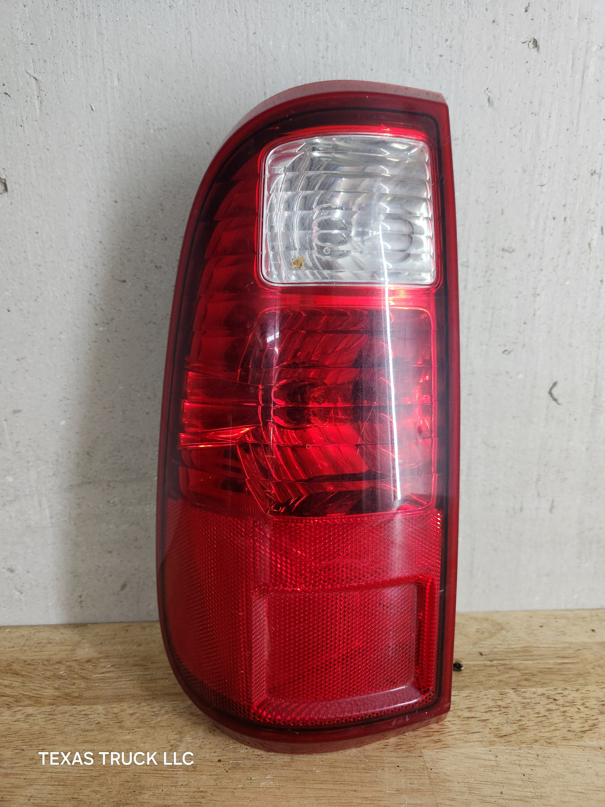 2008-2016 Ford Super Duty F250 F350 F450 F550 LH Driver Side Tail Light