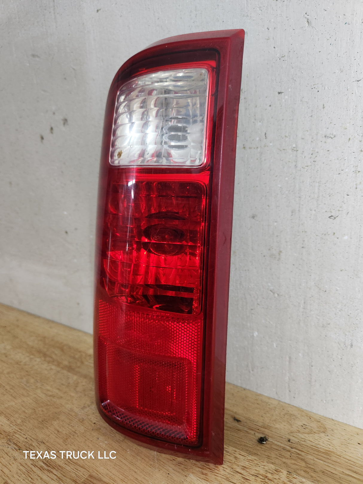 2008-2016 Ford Super Duty F250 F350 F450 F550 LH Driver Side Tail Light