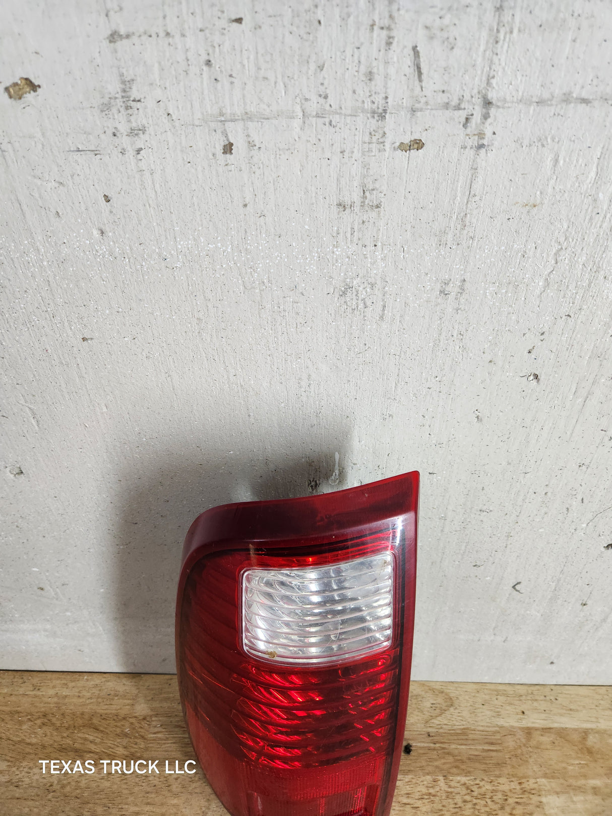 2008-2016 Ford Super Duty F250 F350 F450 F550 LH Driver Side Tail Light