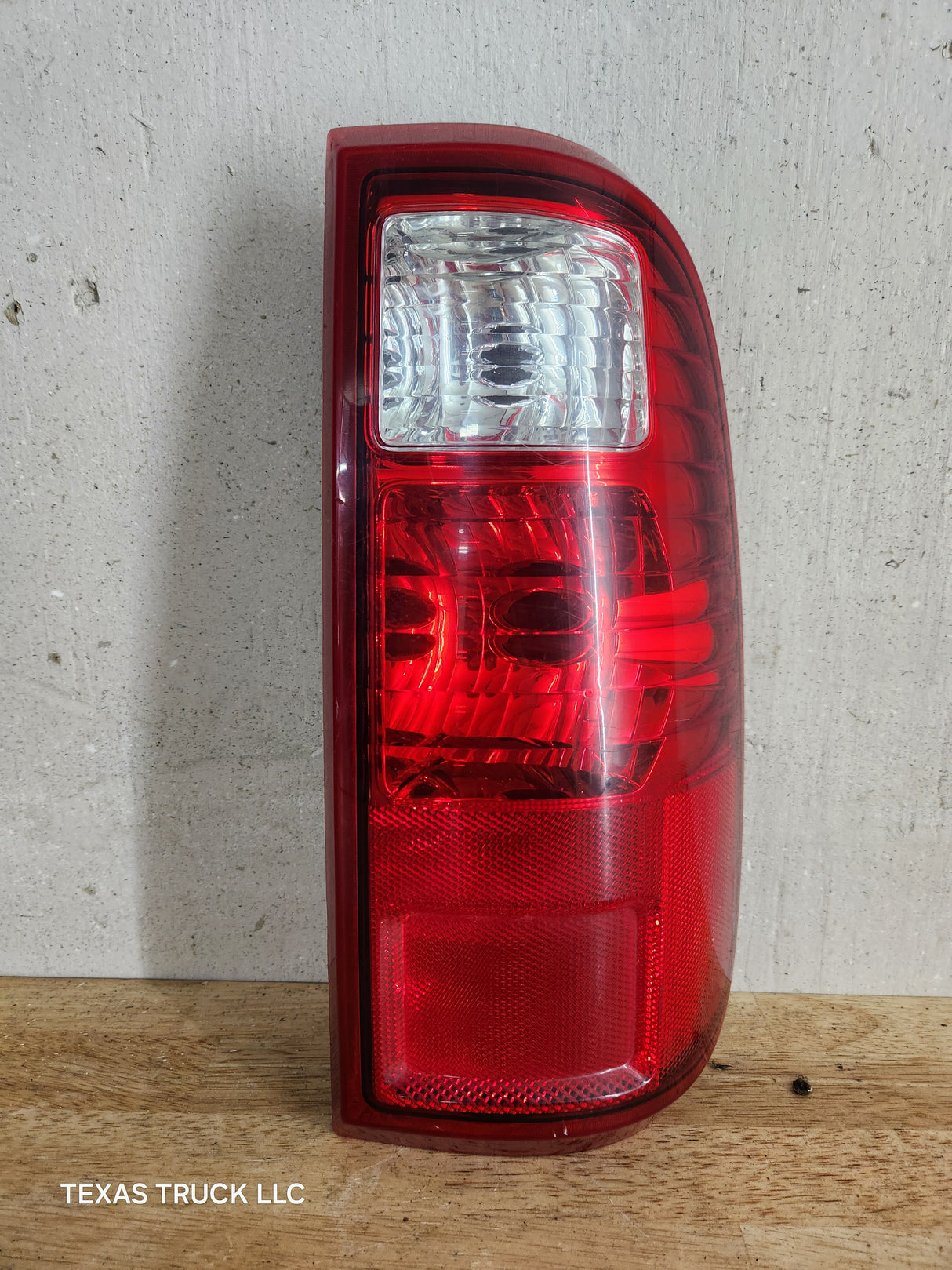 2008-2016 Ford Super Duty F250 F350 F450 F550 RH Passenger Side Tail Light