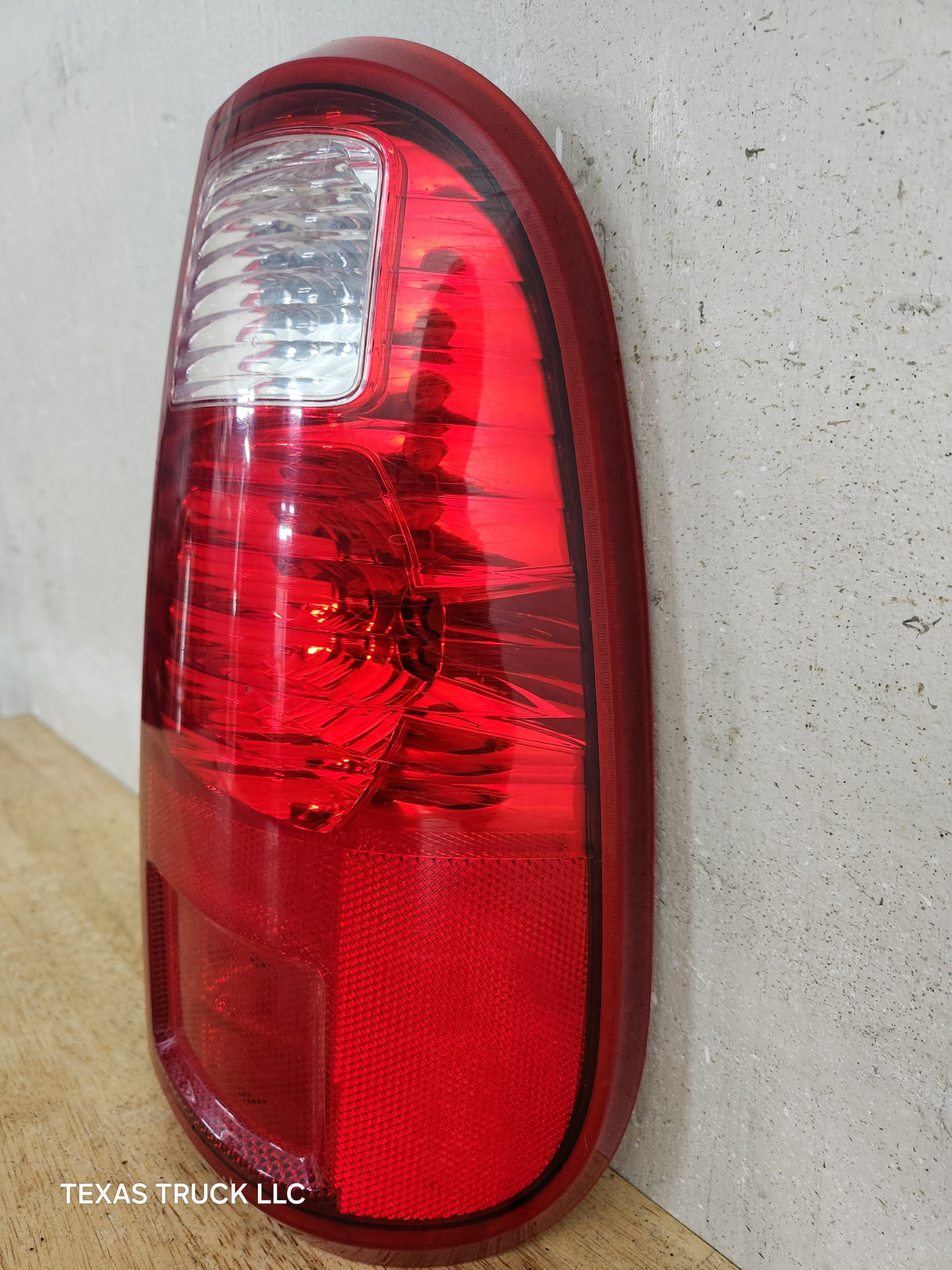 2008-2016 Ford Super Duty F250 F350 F450 F550 RH Passenger Side Tail Light