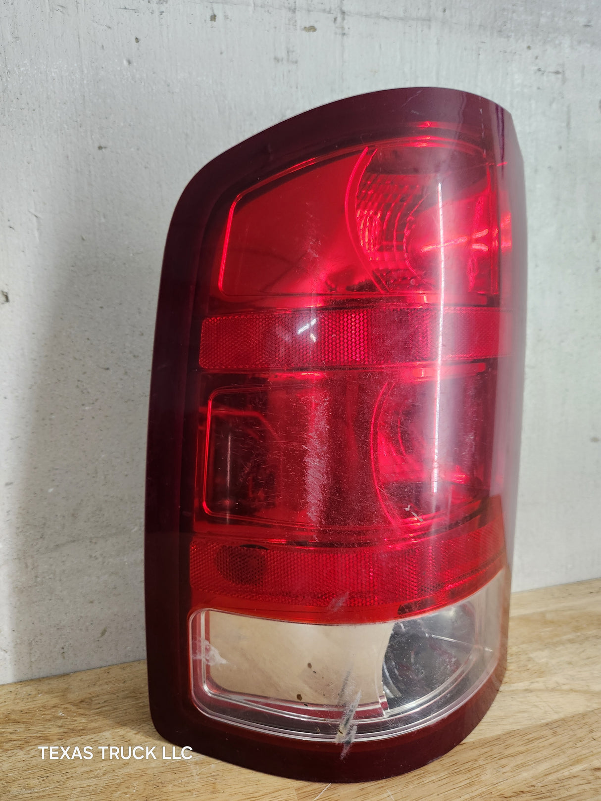 2007-2013 GMC Sierra 1500 2500 3500 LH Driver Side Tail Light