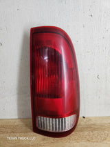 1999-2007 Ford Super Duty F250 F350 F450 F550 RH Passenger Side Tail Light