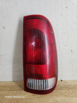 1999-2007 Ford Super Duty F250 F350 F450 F550 RH Passenger Side Tail Light