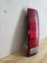 1999-2007 Ford Super Duty F250 F350 F450 F550 RH Passenger Side Tail Light