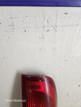 1999-2007 Ford Super Duty F250 F350 F450 F550 RH Passenger Side Tail Light