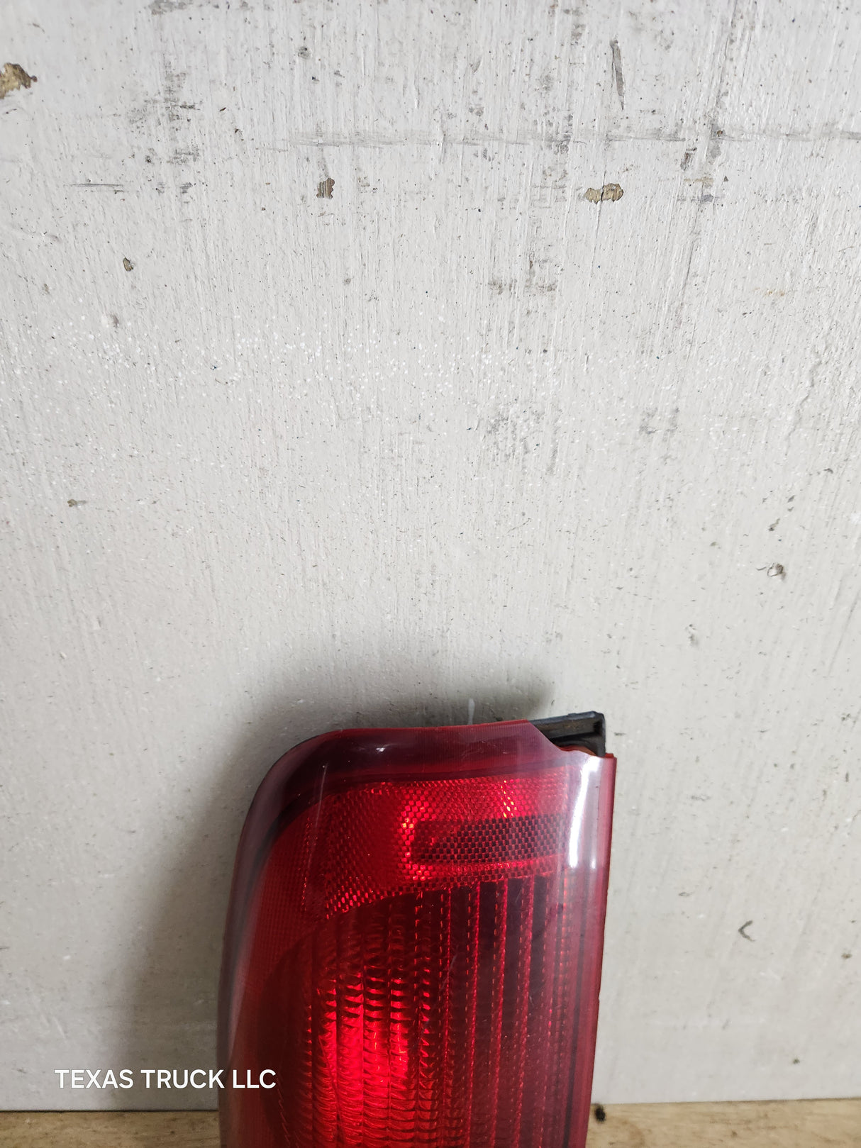 1999-2007 Ford Super Duty F250 F350 F450 F550 LH Driver Side Tail Light