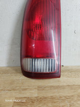 1999-2007 Ford Super Duty F250 F350 F450 F550 LH Driver Side Tail Light