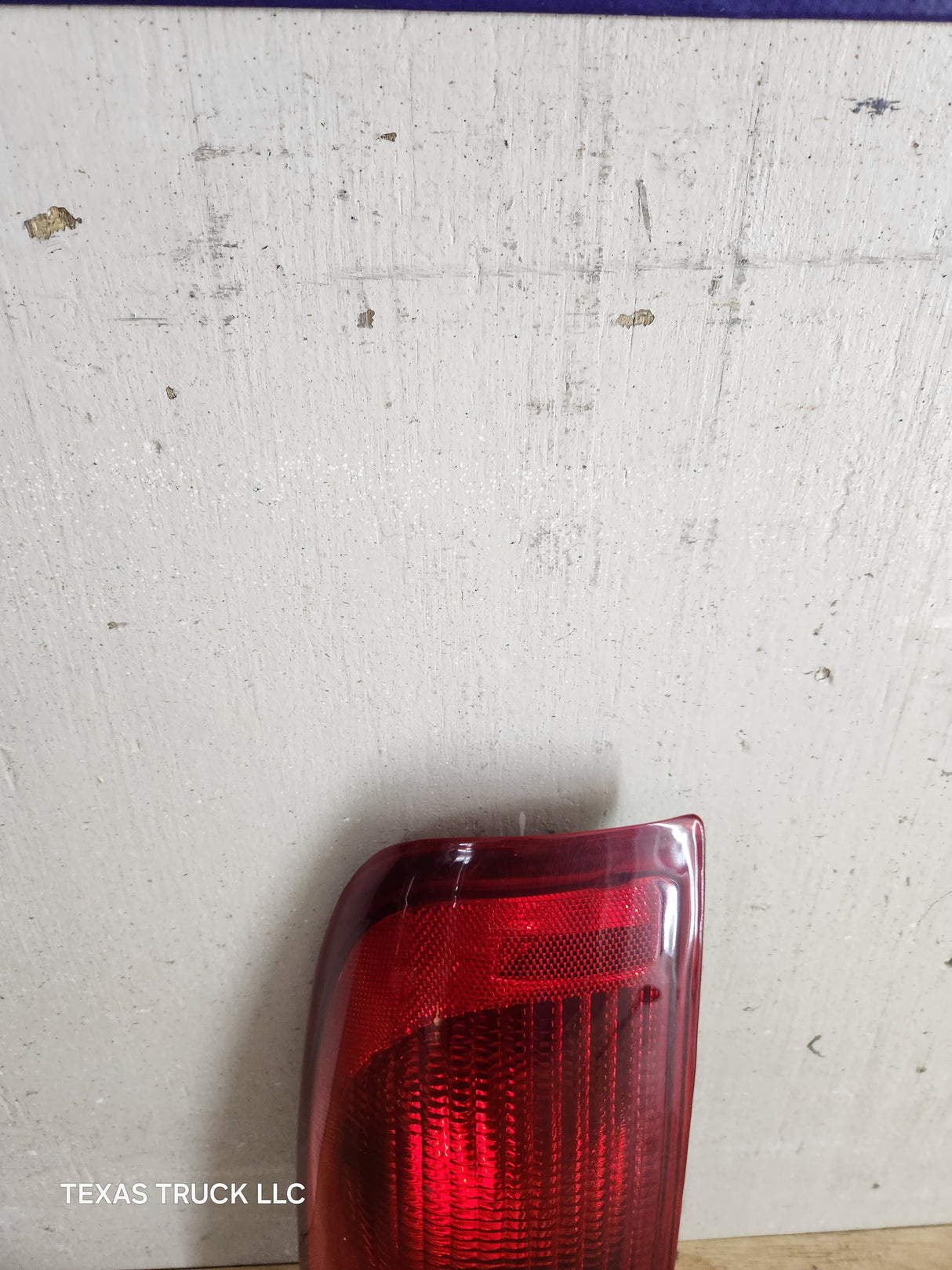 1999-2007 Ford Super Duty F250 F350 F450 F550 LH Driver Side Tail Light