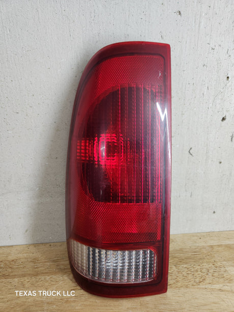 1999-2007 Ford Super Duty F250 F350 F450 F550 LH Driver Side Tail Light