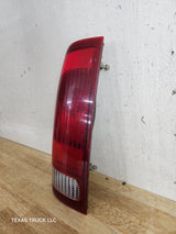 1999-2007 Ford Super Duty F250 F350 F450 F550 LH Driver Side Tail Light