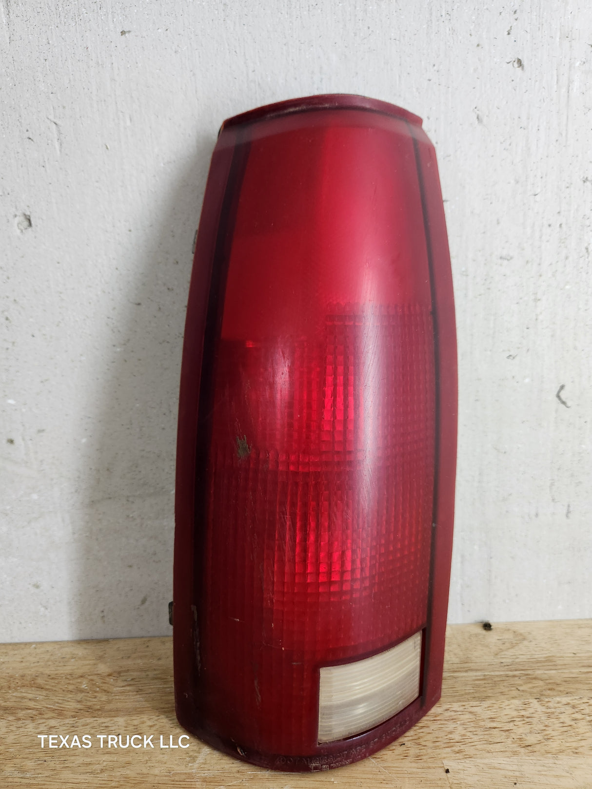 1988-1998 Chevrolet / GMC LH Driver Side Tail Light