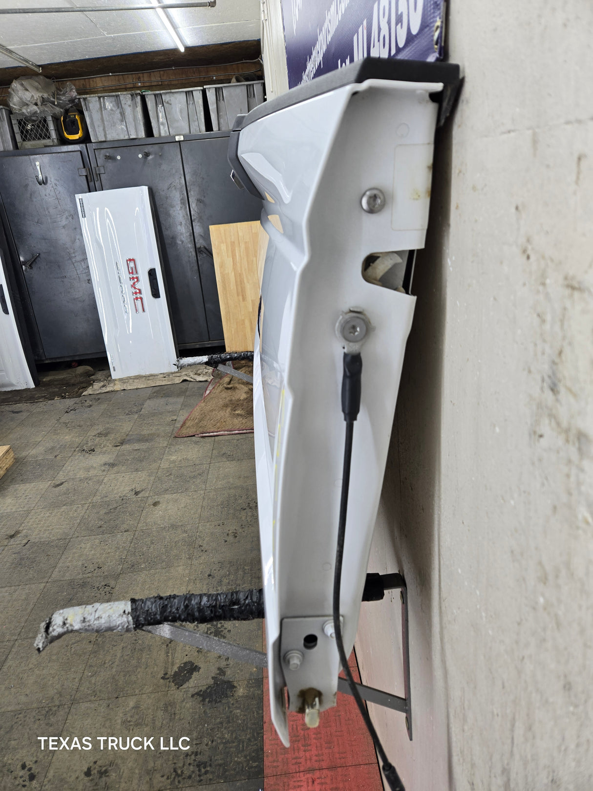 2017-2022 Ford Super Duty F250 F350 F450 F550 Tailgate W/Step